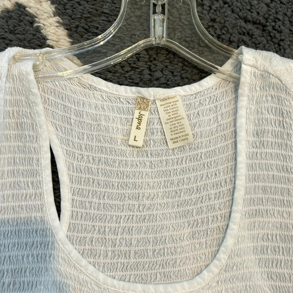 Cropped Ruffled Racerback Tank - Picture 3 of 5